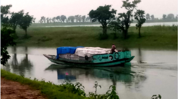 টাঙ্গুয়ার হাওরে প্রবেশ করছে পরিবেশ ধ্বংসাত্মক প্লাস্টিকের কিরণমালা ছাই