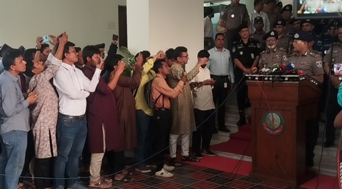 মাদকবিরোধী অভিযানে পুলিশ কঠোর অবস্থানেঃ আইজিপি