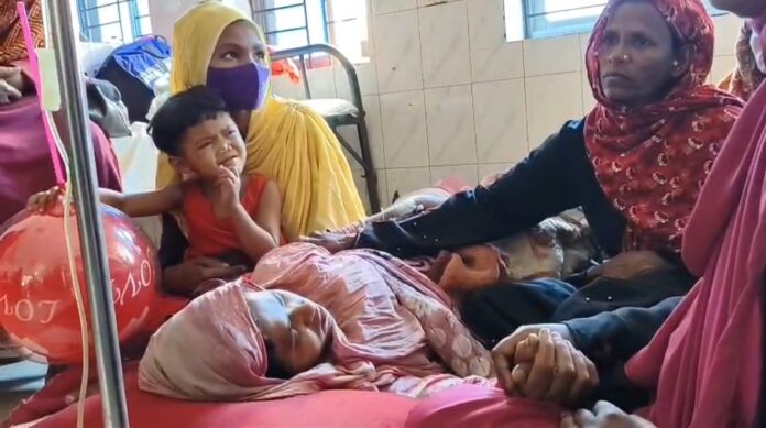 শশুর বাড়ির লোকজন মিলে গৃহবধুকে খালে ফেলে চুবিয়ে হত্যার চেষ্টা