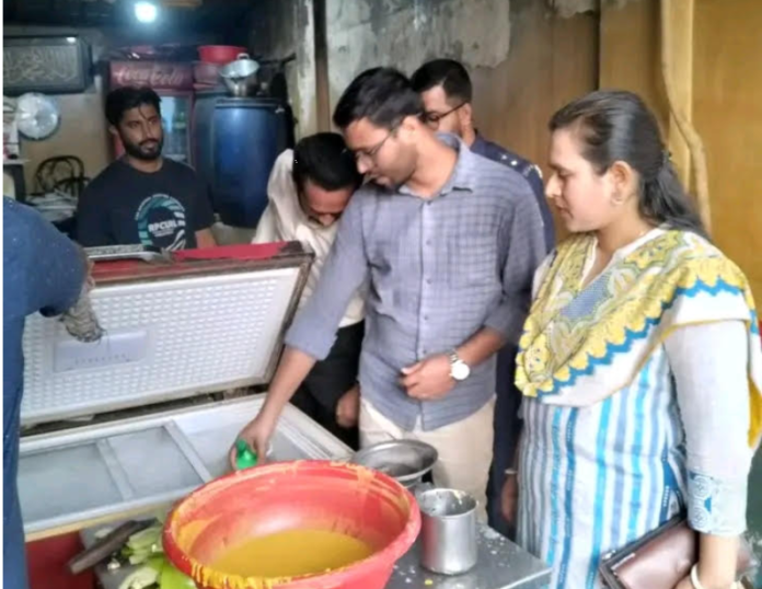 পবিত্র রমজান উপলক্ষে দ্রব্যমূল্যের ঊর্ধ্বগতি নিয়ন্ত্রণে বাজার মনিটরিং কার্যক্রম ও মোবাইল কোর্ট পরিচালনা
