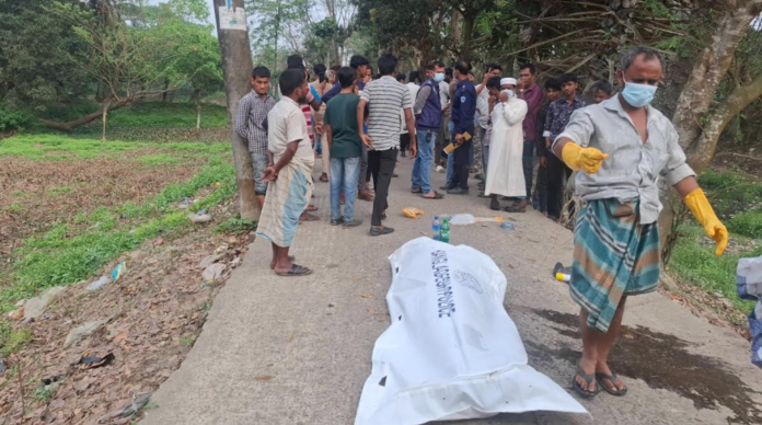 খালে মিলল অজ্ঞাত যুবকের বস্তাবন্দী গলাকাটা লাশ