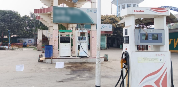 উল্লাপাড়ায় উপজেলা প্রশাসন থেকে তিনটি ফিলিং স্টেশন মনিটরিং
