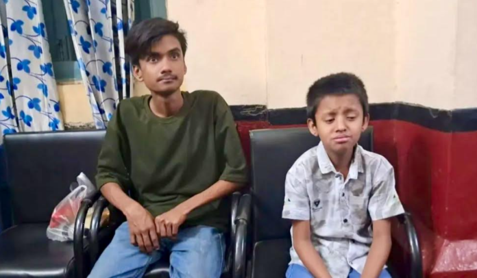 ঈশ্বরদী রেল পুলিশের সহায়তায় পরিবারের কাছে ফিরল হারিয়ে যাওয়া শিশু