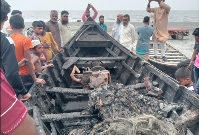 কুয়াকাটায় এ কেমন শত্রুতা,জেলের জাল-নৌকায় আগুন