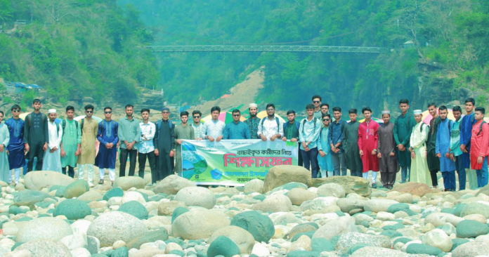 জাফলং জিরো পয়েন্টে ছাত্রশিবিরের শিক্ষা সফর