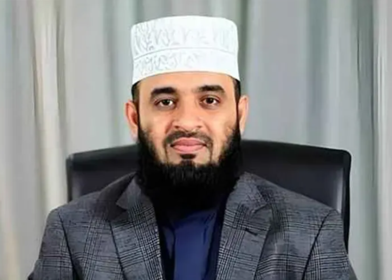 হিটলারের প্রশংসা ও ইহুদিবিদ্বেষী বক্তব্যের জের: অস্ট্রেলিয়া থেকে বহিষ্কৃত মিজানুর রহমান আজহারি
