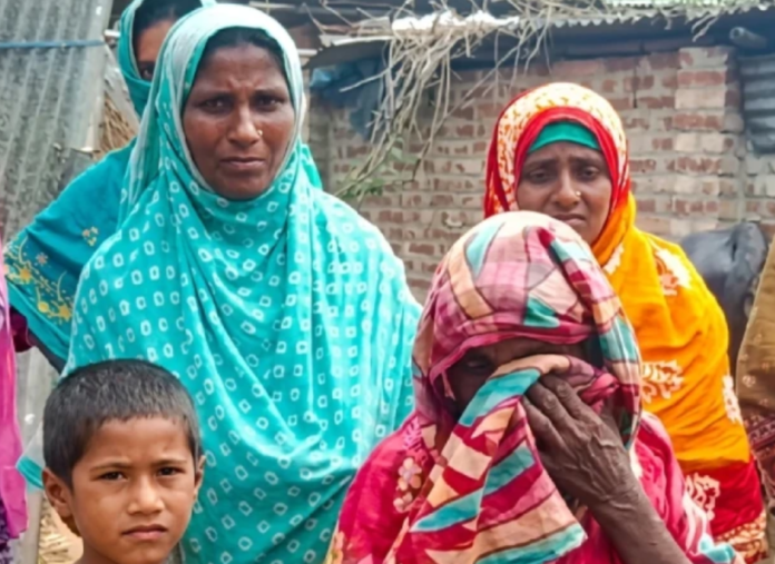 বিএসএফের হাতে আটকের ১১ মাস পর মৃত্যু: টাকার অভাবে আটকে আছে দিনমজুর আজিজুরের মরদেহ