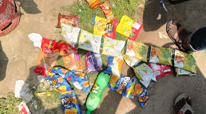 ভাঙ্গুড়ায় মেয়াদোত্তীর্ণ পণ্য বিক্রি, দোকানিকে জরিমানা