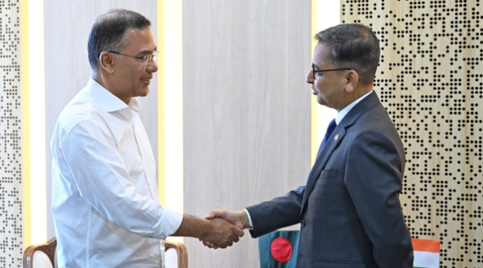 ভারত থেকে পাইপলাইনে ডিজেল আমদানির উদ্যোগ: প্রধানমন্ত্রী তারেক রহমানের সঙ্গে প্রণয় ভার্মার বৈঠক