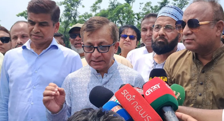 ‘জ্বালানি আমদানির বাড়তি ব্যয় ভোক্তাকে সইতে হবে না’: সিলেটে বাণিজ্যমন্ত্রী