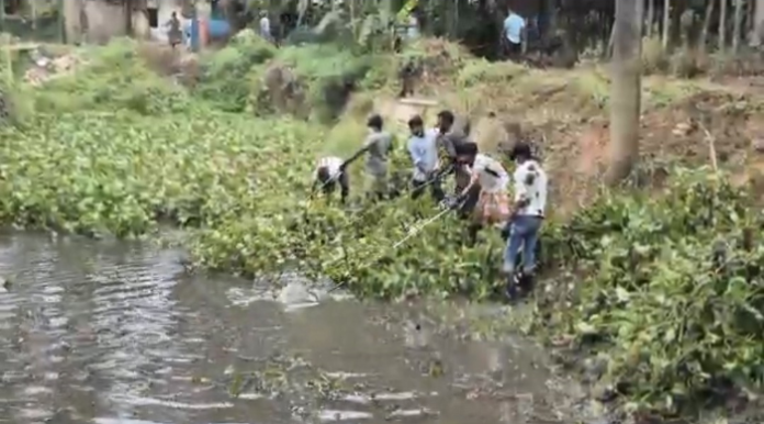 নোয়াখালীতে ডেঙ্গু প্রতিরোধে খাল পরিস্কার কর্মসূচি