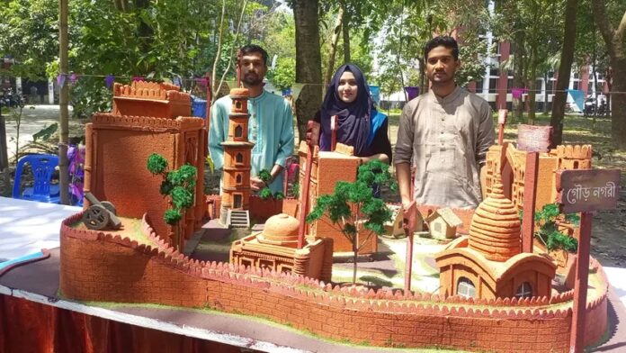রংপুরে বেগম রোকেয়া বিশ্ববিদ্যালয়ে আয়োজিত প্রত্নপ্রদর্শনী