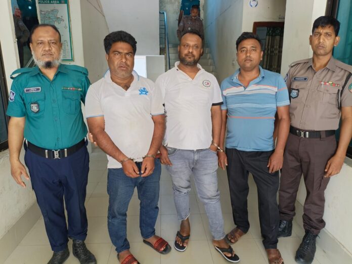 রংপুরের মাহীগঞ্জ নাছনিয়া রোটারী প্রাথমিক বিদ্যালয়ে প্রবেশ করে মাদক সেবন আটক তিনজন