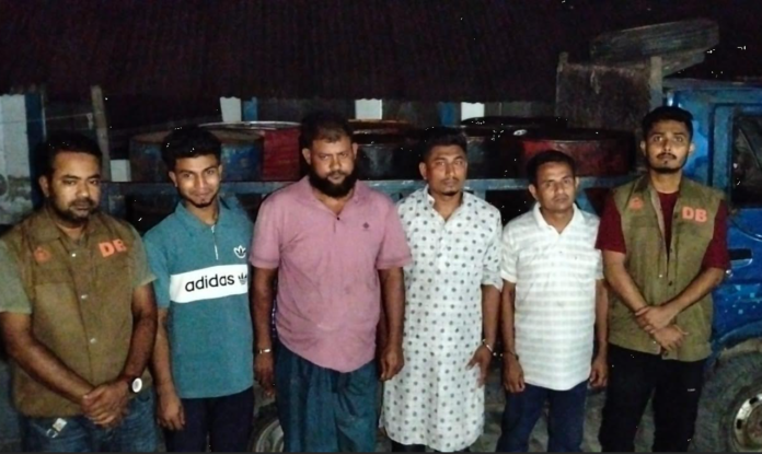 নোয়াখালীতে ১৪০০ লিটার অবৈধ ডিজেলসহ গ্রেপ্তার-৪