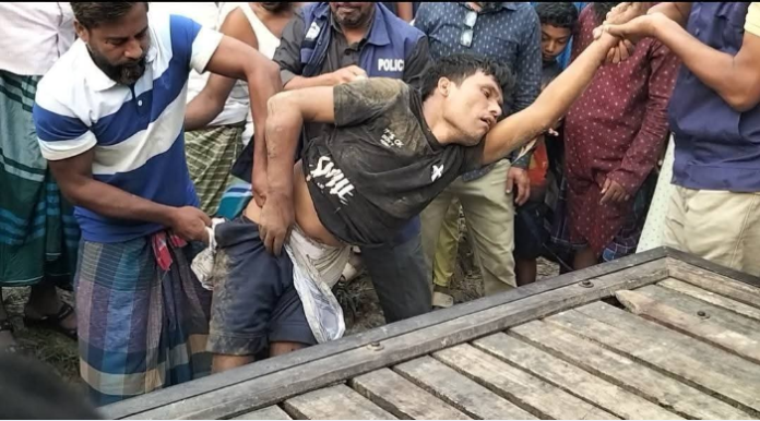 গাজীপুরে গরু চোর সন্দেহে ৩জনকে পিটিয়ে হত্যা