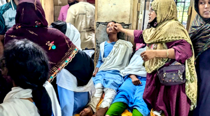 ঈশ্বরদীতে শিক্ষার্থী অসুস্থের ঘটনায় তদন্ত কমিটি