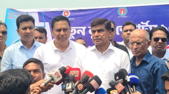 ফারাক্কা, পদ্মা ব্যারাজ ও তিস্তা মহাপরিকল্পনা বাস্তবায়নই পানিসম্পদ মন্ত্রণালয়ের মূল চ্যালেঞ্জ: রংপুরে প্রতিমন্ত্রী ফরহাদ হোসেন