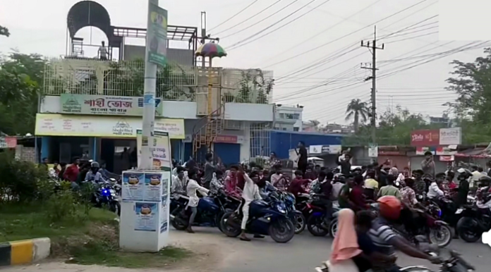 রাজশাহীতে ফের বেপরোয়া কিশোর গ্যাং, আতঙ্কে নগরবাসী