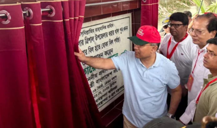 বাবার খনন করা খাল ৪৭ বছর পর পুনঃখননে ছেলে; ত্রিশালে কোদাল হাতে প্রধানমন্ত্রী তারেক রহমান