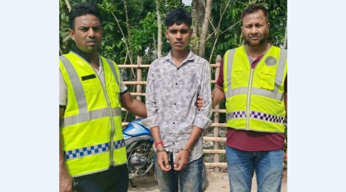 কেশবপুরে চতুর্থ শ্রেণির ছাত্রীকে ধর্ষণ, যুবক গ্রেফতার