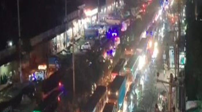 বাইপাইলে তীব্র যানজটে স্থবির মহাসড়ক, ২ কিমি পার হতে লাগছে ঘণ্টারও বেশি