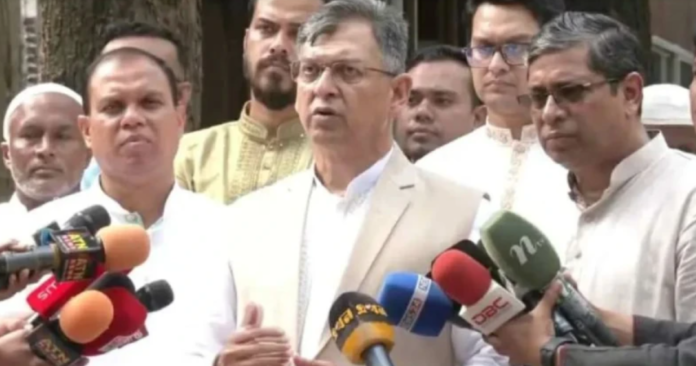 ‘আমাদের একমাত্র স্লোগান—সবার আগে বাংলাদেশ’: গুলশানে ঈদ শুভেচ্ছা শেষে স্বরাষ্ট্রমন্ত্রী