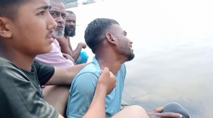 তাহিরপুরে পাটলাই নদীতে পর্যটকবাহী নৌকা থেকে পড়ে কিশোর নিখোঁজ