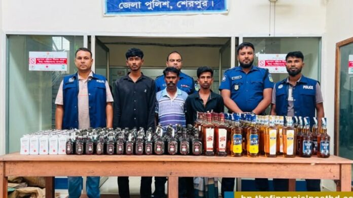 নালিতাবাড়ীতে পিকআপভর্তি ২৭৩ বোতল ভারতীয় মদ জব্দ, গ্রেফতার - ৩