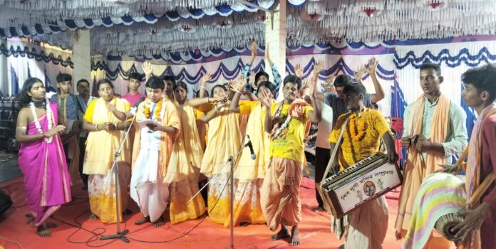 ঈশ্বরদী ঠাকুরবাড়িতে ৩২ প্রহরব্যাপী মহানামযজ্ঞ মহোৎসব সম্পন্ন