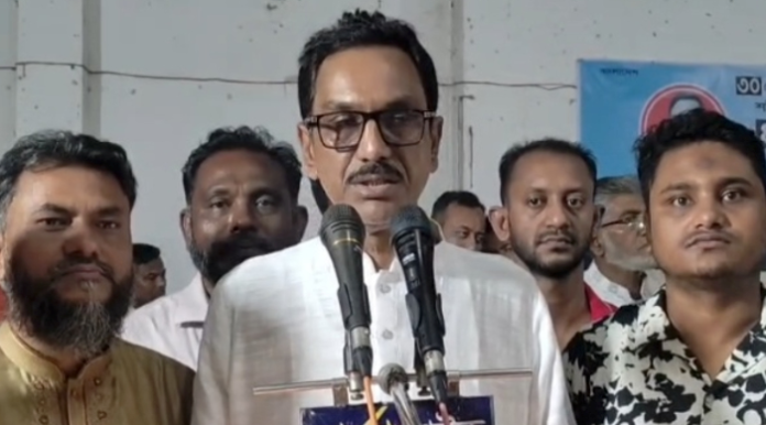 এবার বিএনপি নেতা মিন্টুকে ‘প্রিয় নবী’ সম্বোধন! ফেনীর বিতর্কিত প্রশাসক এম এ খালেকের কাণ্ডে তোলপাড়
