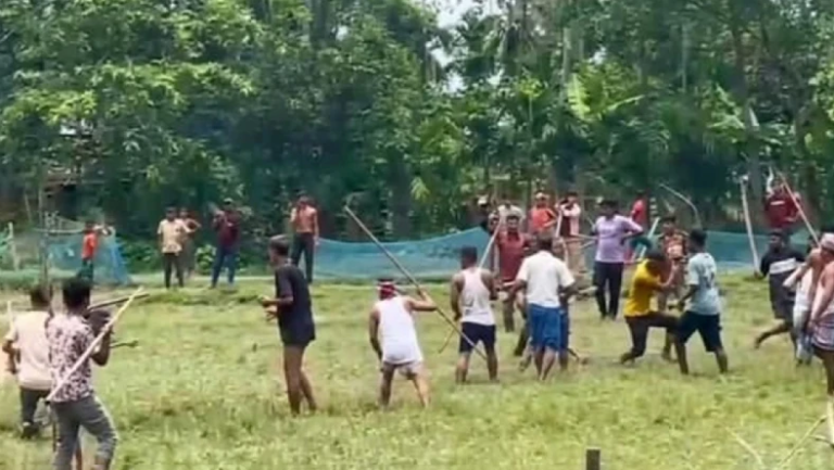 হবিগঞ্জে ফুটবল জ্বর রূপ নিল রণক্ষেত্রে: ব্রাজিল-আর্জেন্টিনা সমর্থকদের রক্তক্ষয়ী সংঘর্ষ, আহত অর্ধশতাধিক!