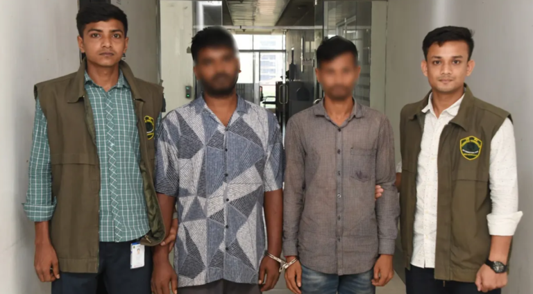 সচিবালয়ে ‘সিকিউরিটি ল্যাপস’: মাত্র ৪৯২০ টাকায় বিক্রি হলো প্রধানমন্ত্রীর দপ্তরের ‘লাল টেলিফোন’ লাইনের তার!