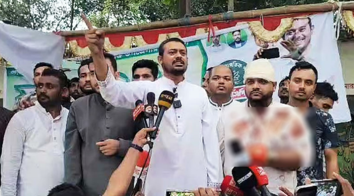 রূপগঞ্জে এনসিপির মঞ্চ ভাঙচুর: রক্তাক্ত মাঠে দাঁড়িয়েই আইভীকে ‘শীর্ষ সন্ত্রাসী’ আখ্যা নাসীরুদ্দীনের, স্বরাষ্ট্র মন্ত্রণালয় ঘেরাওয়ের হুঁশিয়ারি