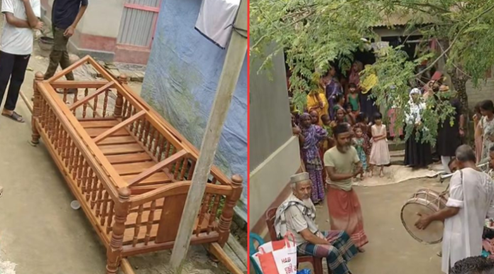 কটিয়াদীতে শতবর্ষী বৃদ্ধের জানাজায় ঢাকঢোল ও নাচ! আলেমদের হস্তক্ষেপে শেষ রক্ষা