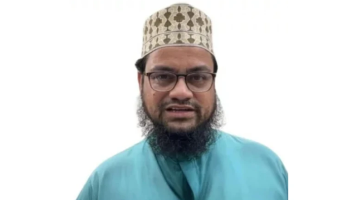 মাকে মারধর, মেলেনি জামিন: ভরণপোষণ না দেওয়ায় ‘ইউটিউবার’ ইমাম গেলেন জেলে!