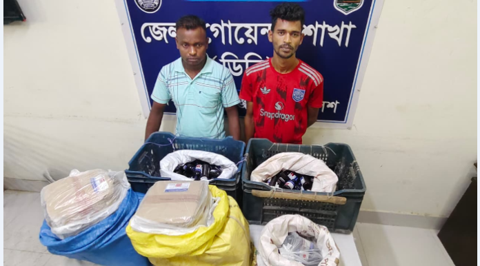 চাঁপাইনবাবগঞ্জে ডিবির অভিযানে ৩২০ বোতল কোডিন মিশ্রিত সিরাপ উদ্ধার, আটক ২