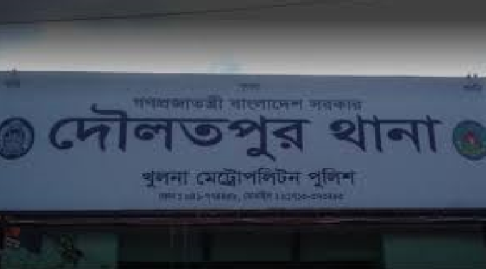 খুলনায় মসজিদে ঢুকে ফজরের নামাজে এলোপাতাড়ি গুলি: গিলিবিদ্ধ দুই জনকে ঢাকায় স্থানান্তর