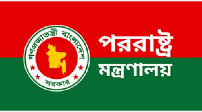 দিল্লির বিমানবন্দরে প্রধানমন্ত্রীর উপদেষ্টাকে বাধা, ঢাকাস্থ ভারতীয় হাইকমিশনারকে তলব ও কড়া প্রতিবাদ