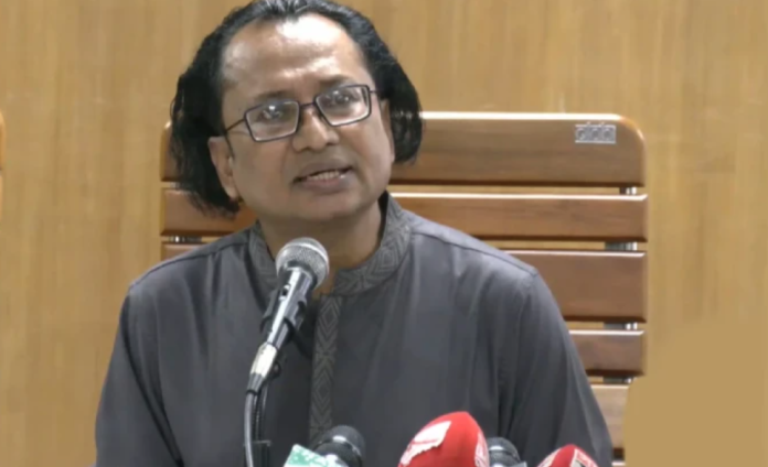 বিমানবন্দর কাণ্ড নিয়ে মুখ খুললেন তথ্য উপদেষ্টা