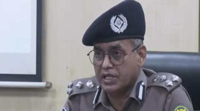 ২৩ জুন হাই অ্যালার্ট: আওয়ামী লীগের প্রতিষ্ঠাবার্ষিকীতে বিশৃঙ্খলা রুখতে ডিএমপির ‘জিরো টলারেন্স’, শীর্ষ সন্ত্রাসী সজল গ্রেফতার