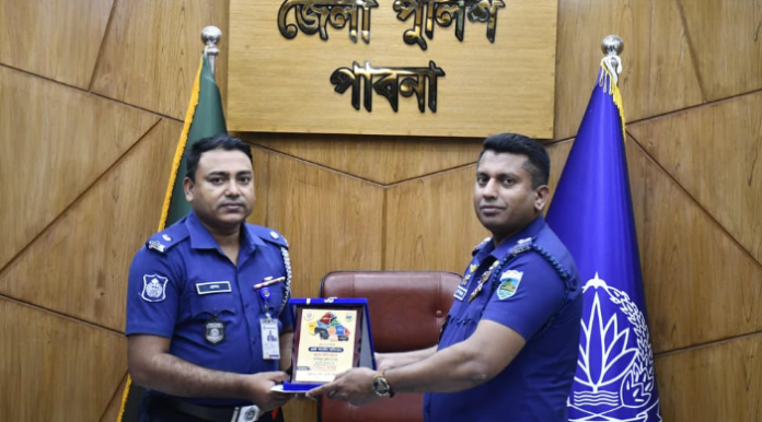 পাবনা জেলার শ্রেষ্ঠ সার্কেল অফিসার ঈশ্বরদীর অতিরিক্ত পুলিশ সুপার প্রণব কুমার