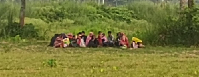 চাঁপাইনবাবগঞ্জের চৌকা সীমান্তে ২০ জনকে পুশইন, বিজিবির বাধায় শূন্যরেখায় অবস্থান