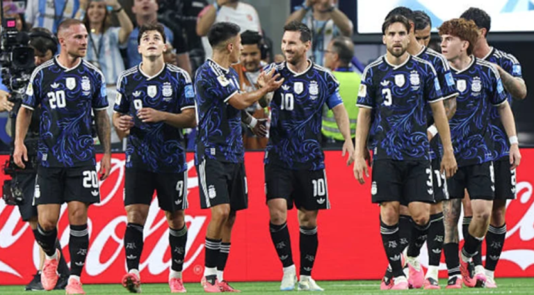 মেসির ‘মহাজাগতিক’ বিশ্বরেকর্ড: জর্ডানকে উড়িয়ে গ্রুপ চ্যাম্পিয়ন আর্জেন্টিনা, লক্ষ্য এবার গোল্ডেন বুট!