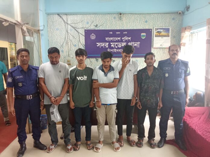 পুলিশের বিশেষ অভিযানে ৯ জন গ্রেফতার, উদ্ধার গাঁজা ও চোলাই মদ
