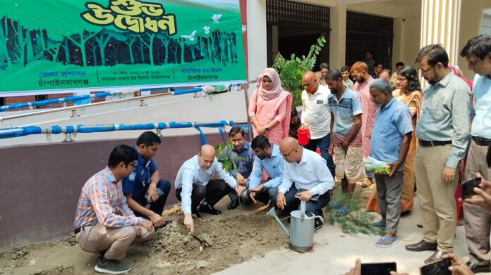 চাঁপাইনবাবগঞ্জে ৫ বছরে ২৫ কোটি বৃক্ষরোপণ কর্মসূচির শুভ উদ্বোধন করেন- ডিসি আবু ছালেহ মোঃ মুসা জঙ্গী