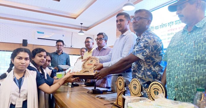 কলাপাড়ায় দুর্নীতি বিরোধী বিতর্ক টপ্রতিযোগিতা ২০২৬ অনুষ্ঠিত: চ্যাম্পিয়ন কাছেম আলী রেসিডেন্সিয়াল স্কুল