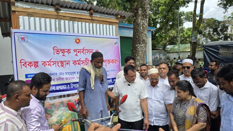 শ্রীবরদীতে মানবিক সহায়তা কর্মসূচির আওতায় প্রাকৃতিক দুর্যোগে ক্ষতিগ্রস্থ ও ভিক্ষুকদের মাঝে নগদ অর্থ ও ঢেউ টিন বিতরণ 