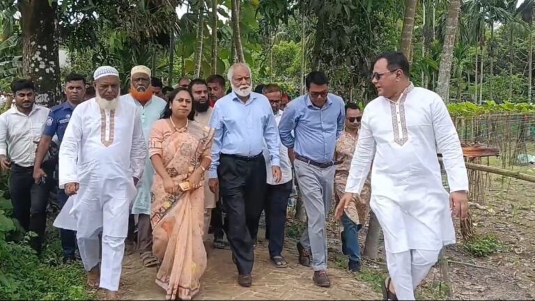আমরা সবই করতে চাই, তবে আমাদের হাত-পা বাঁধা শেরপুরে ত্রাণ প্রতিমন্ত্রী