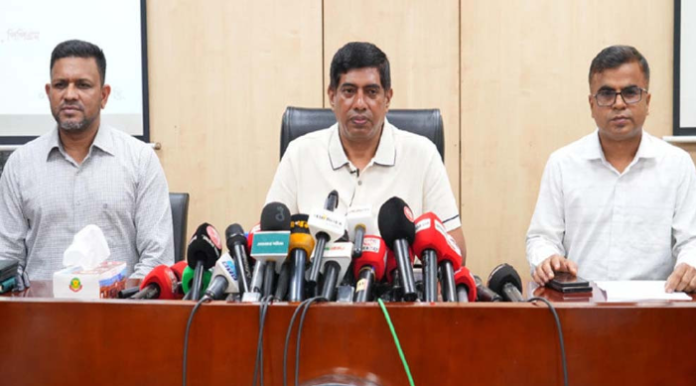 ট্রাইব্যুনাল প্রাঙ্গণ থেকে সুখরঞ্জন বালী গুম: এক যুগ পর থলের বিড়াল, কলার ধরে গাড়িতে তোলা সেই সাবেক এএসপি ফজলুর রহমান কারাগারে!