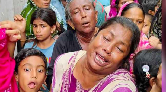 মায়ের ‘ধর্ষককে’ নিজ ঘরে গলা কেটে হত্যা: নেপথ্যে ৪ ভাই?